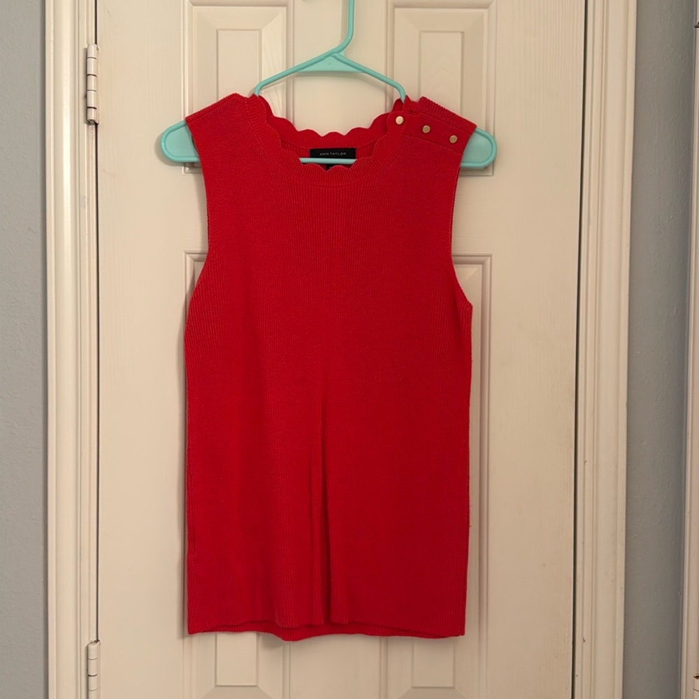 Ann Taylor Scallop Knit Tank